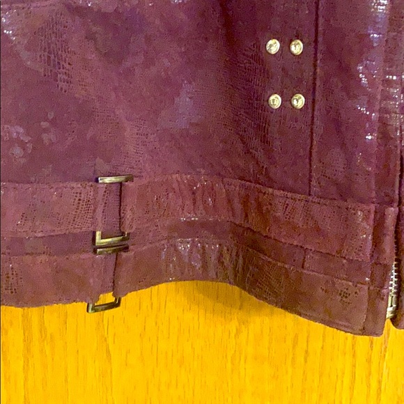 Beautiful purple suede jacket with purple fur - Picture 6 of 11